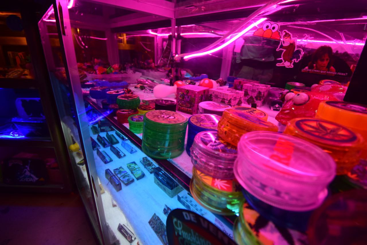 Parafernalia Premium